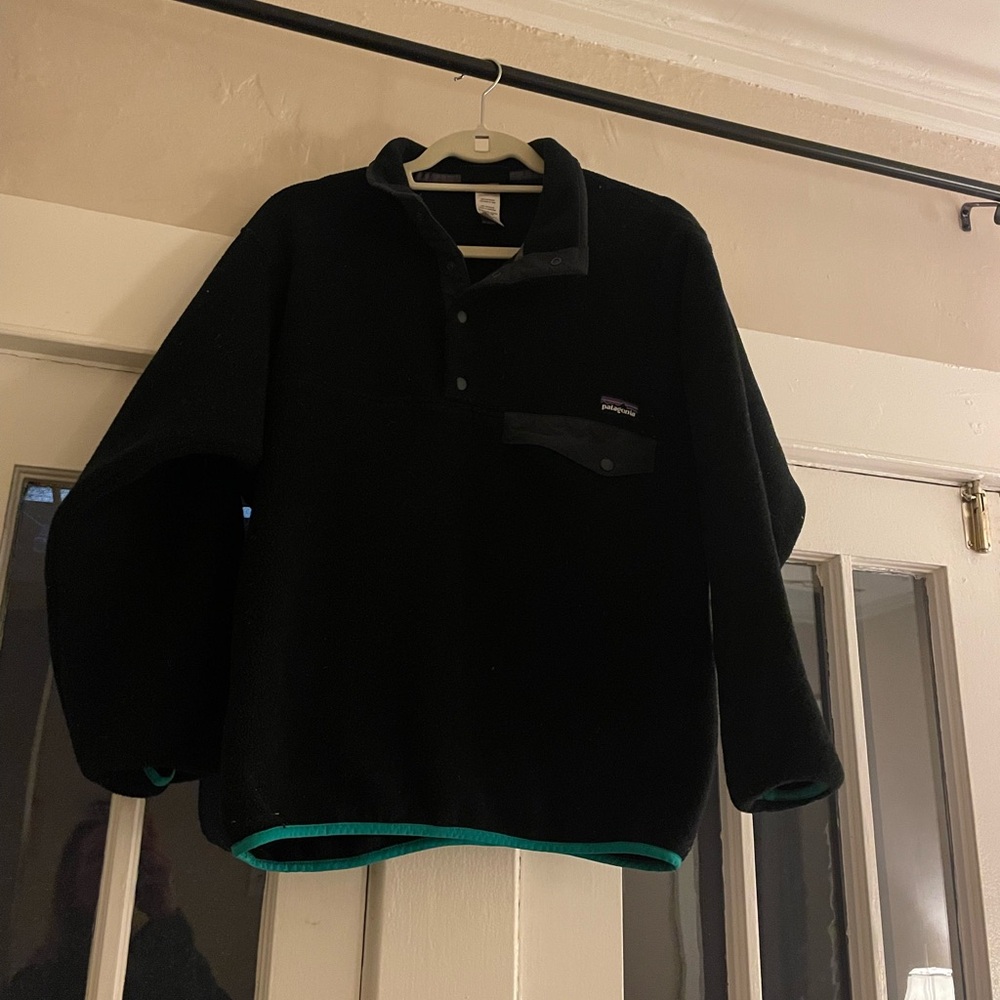 Cozy black Patagonia fleece